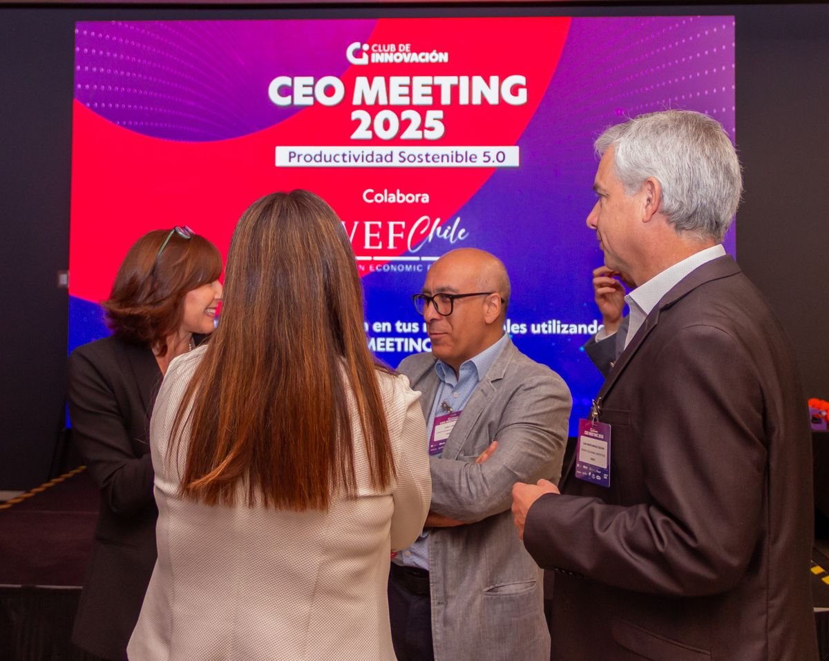 Networking entre ejecutivos en CEO Meeting 2025